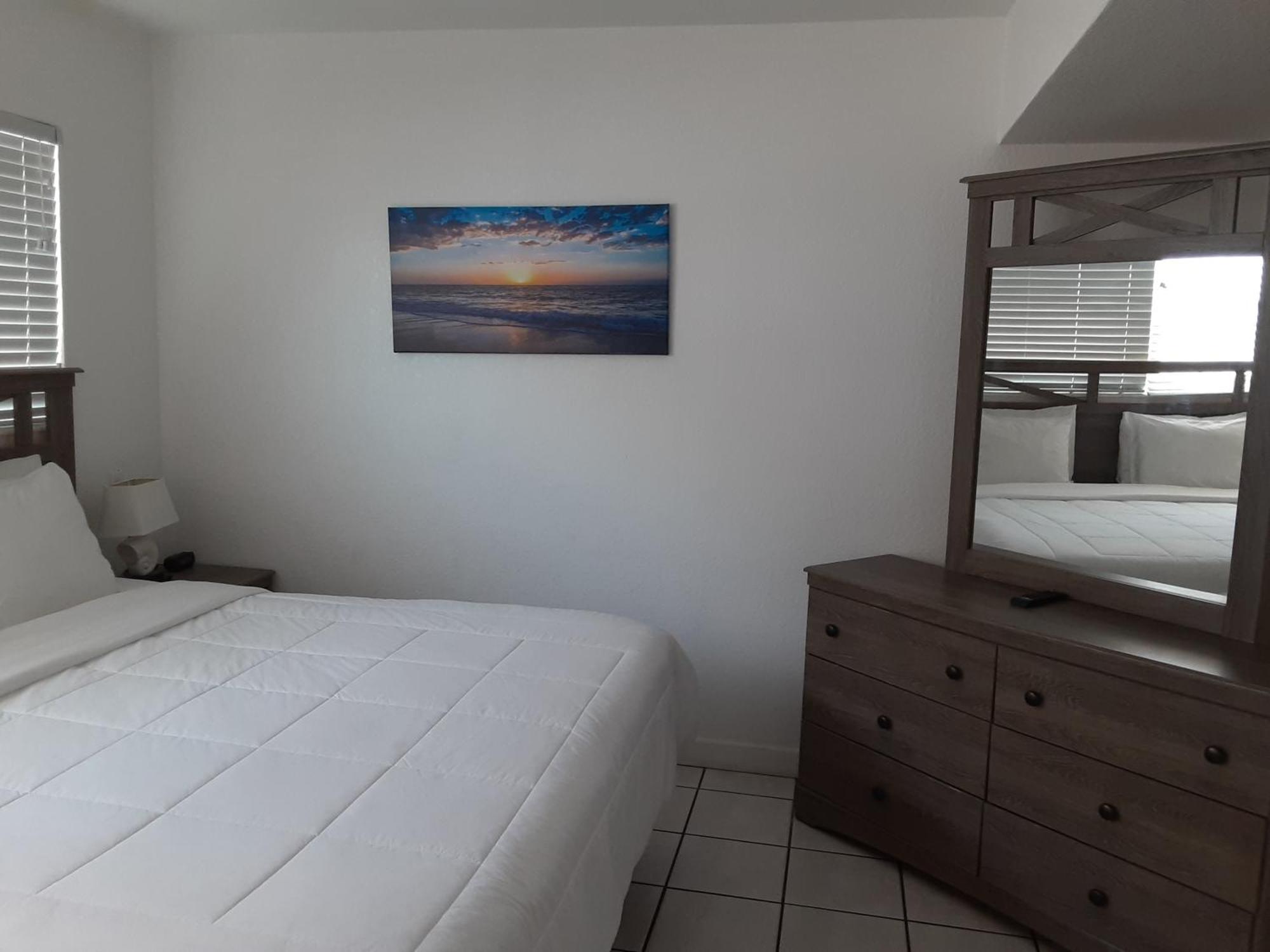 Sandalwood Beach Resort North Redington Beach Eksteriør billede